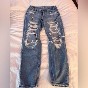 American Eagle Outfitters Women’s Light Blue Distressed Mom Jeans
